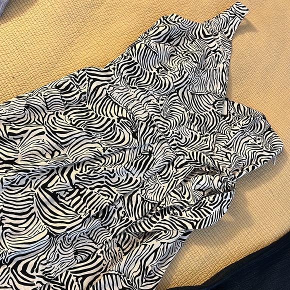 Club Monaco Japera Dress size 6 black and white - Picture 5 of 6